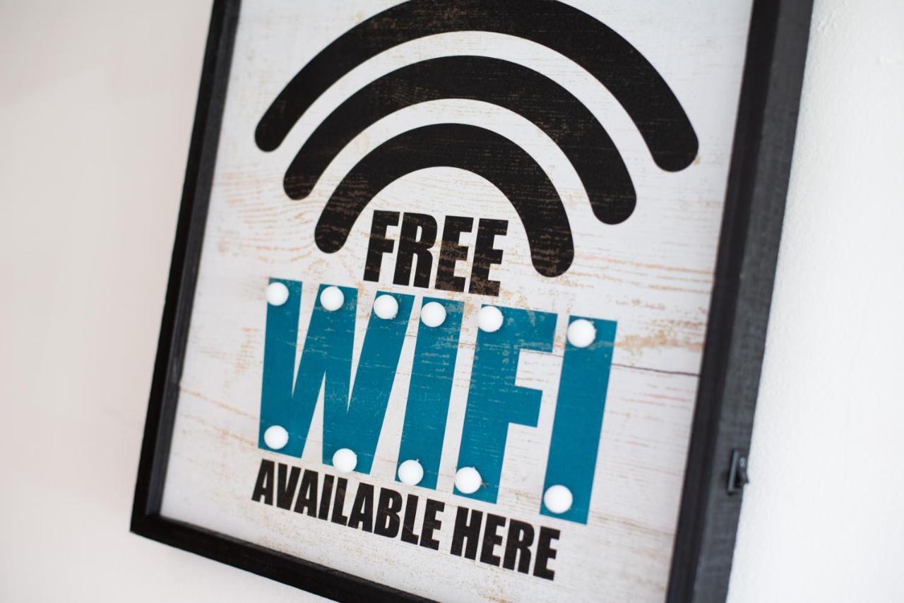 Free Parking, Spacious Rooms, Smart Tv'S All Rooms スウォンジー エクステリア 写真