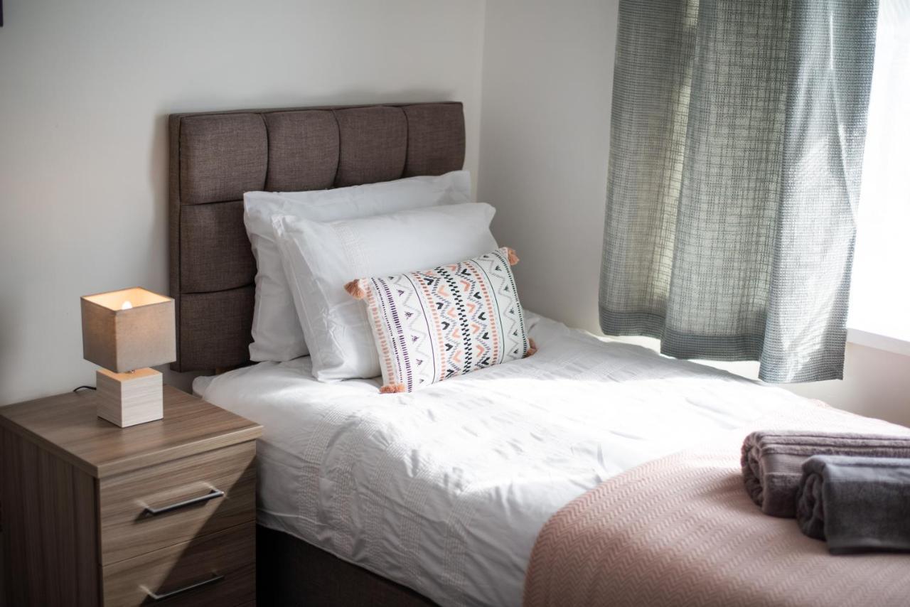 Free Parking, Spacious Rooms, Smart Tv'S All Rooms スウォンジー エクステリア 写真
